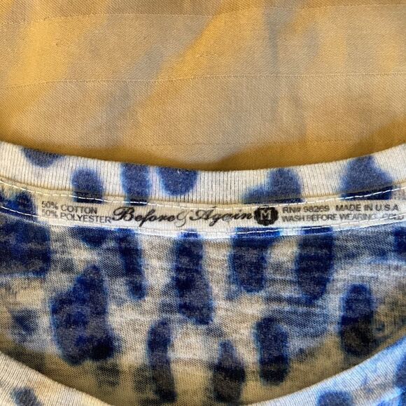 Before & Again Woman’s Short Sleeve T Shirt in Blues and White. Size Medium. - Picture 4 of 4